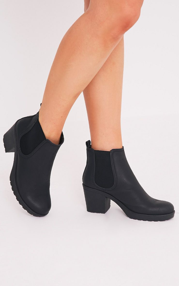 daria block heel bootie