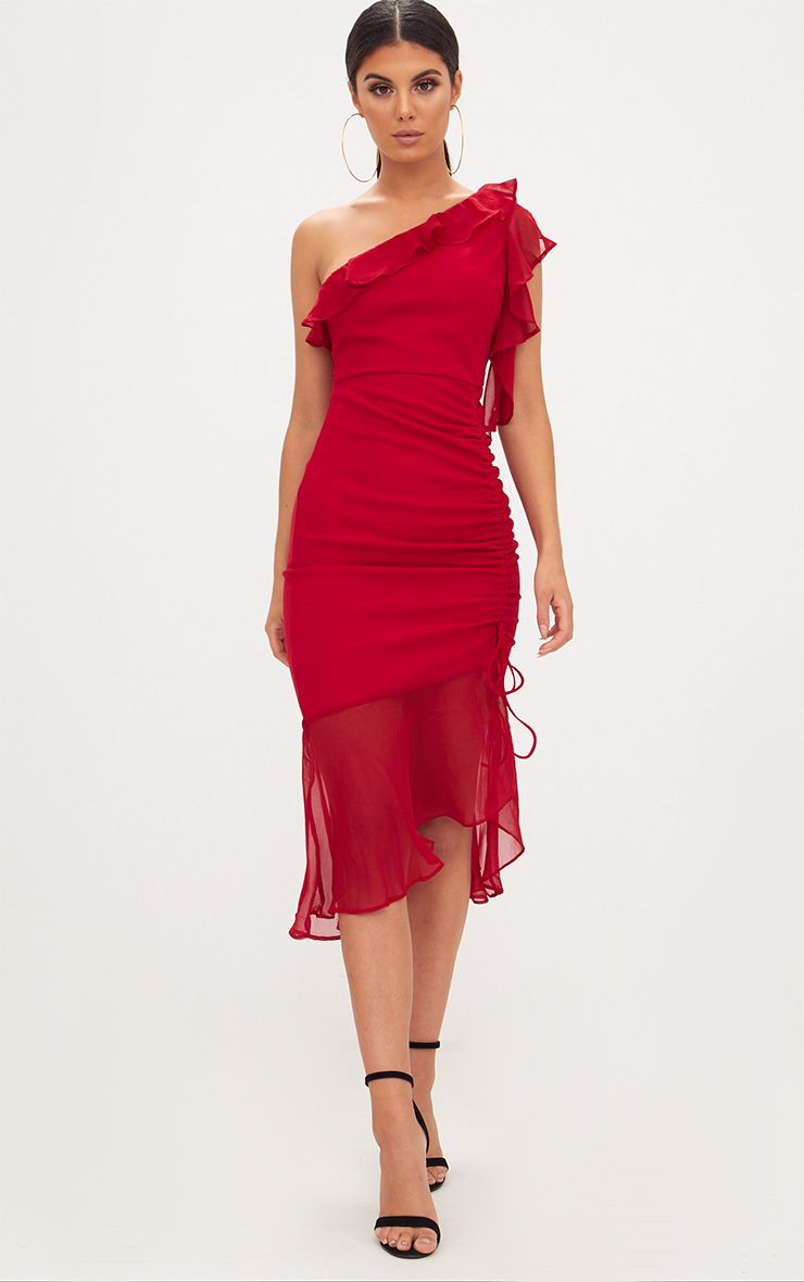 Robe De Bal Pas Cher | Robe Bal De Promo PrettyLittleThing.fr